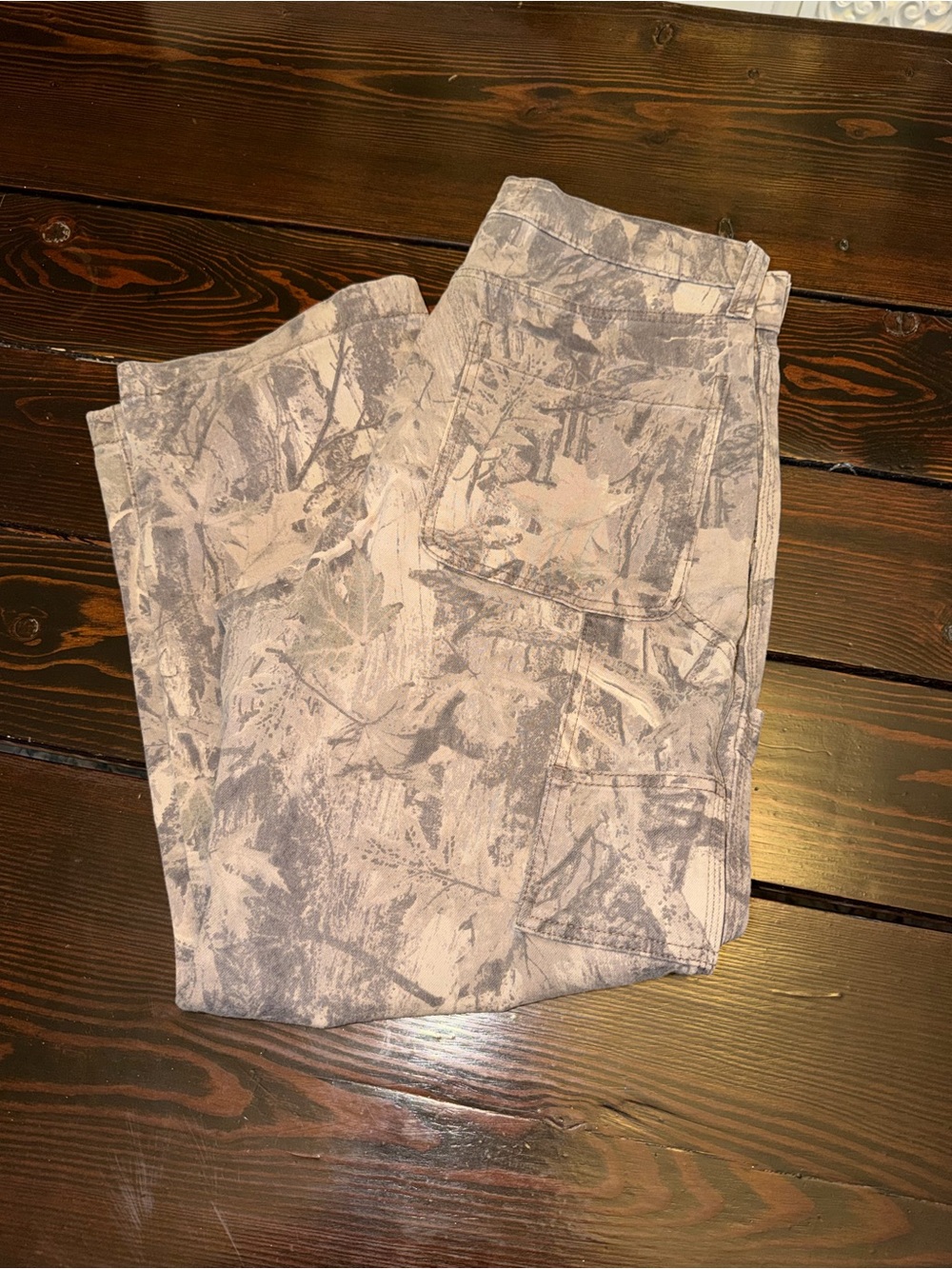 Men's Hollister Camouflage Cargo Pants in Light Gray